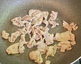 豚バラ肉とレタスとキムチの焼きうどん作り方2写真