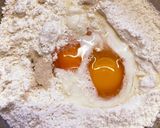 チーズとウィンナーとトマトのパンケーキ作り方4写真