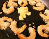 エビと豆苗と卵のマヨケチャ炒め作り方3写真