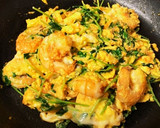 エビと豆苗と卵のマヨケチャ炒め作り方5写真