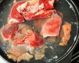 牛すじ肉でコムタンスープ作り方1写真