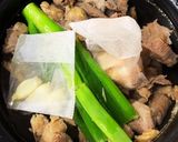 牛すじ肉でコムタンスープ作り方3写真