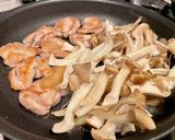 鶏ときのこのケイパー炒め作り方2写真