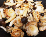 簡単！ベビーホタテとしめじの炒め物作り方1写真