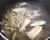 簡単1品！長ネギとエノキの中華スープ作り方3写真