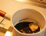 緑茶とタンサンで作るピンク色のチャイ作り方1写真