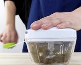 パクっと食べれる＊大葉と梅のおにぎり作り方3写真