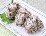 パクっと食べれる＊大葉と梅のおにぎり作り方6写真