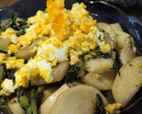 春菊と蕪と茹で卵で和風オイスタ炒め作り方3写真