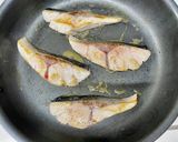 フライパン１つで簡単☆絶品ブリの照り焼き作り方2写真