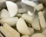 角煮の残り汁で大根と鶏肉の煮物^^作り方1写真