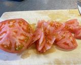大きなトマトの食べやすい一口サイズ乱切り作り方5写真