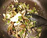 舞茸とセロリ葉のパスタ作り方5写真