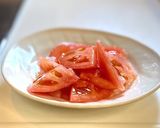 大きなトマトの食べやすい一口サイズ乱切り作り方6写真