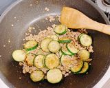 【簡単】ズッキーニと豚挽肉のカレー炒め作り方7写真