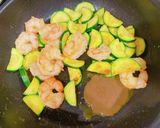 海老とズッキーニのオイルパスタ作り方3写真