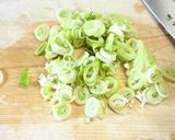 基本！白菜、きのこ、油揚げのお味噌汁作り方4写真