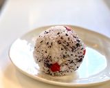 ゆかりとカリカリ梅（うめこ）のおにぎり作り方5写真