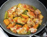 簡単おかず！鶏もも肉とかぼちゃの甘酢炒め作り方9写真