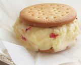 桜ホワイトチョコアイス×ビスケットサンド作り方11写真