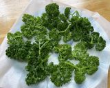 レンジで*パセリ 大量消費サクサクチップ作り方3写真
