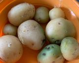 ホクホクポテトと竹輪の餃子の皮ピザ作り方1写真