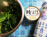鯖ごま油漬け缶とほうれん草の和え物作り方1写真