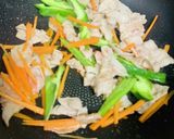 合わせだれで簡単！春キャベツで回鍋肉作り方3写真