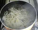 ☆豚バラともやしのみそ汁☆豚もやし♪作り方4写真