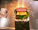 簡単☆おにぎらず　味付け海苔を並べて作る作り方5写真