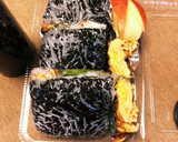簡単☆おにぎらず　味付け海苔を並べて作る作り方7写真