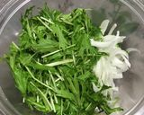 簡単に水菜を大量消費！水菜と玉ねぎサラダ作り方1写真