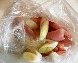 材料3つ。鶏むね肉の塩麹焼き作り方3写真