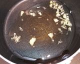 スナップエンドウとなめこのニンニク炒め作り方1写真