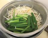 節約料理♪「豚バラもやし炒め」作り方1写真