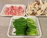 豚ばらときのこのにら炒め作り方1写真