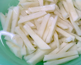 じゃがいもと豆苗のコンソメ炒め作り方1写真