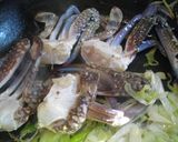 渡り蟹で♪トマトクリームスパ作り方3写真