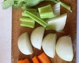 大きな豚肉と野菜のトマト煮込み作り方1写真