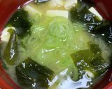 味噌汁　わかめと豆腐作り方5写真