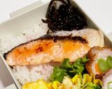 鮭塩麹焼きと豚バラインゲン巻き弁当作り方1写真