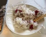 シンプル！ゆかりと梅干しのおにぎり作り方5写真