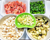 豚こま肉とナスとニラとエリンギの味噌炒め作り方1写真