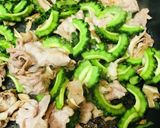 豚肉とゴーヤー＆キノコの炒めもの作り方2写真