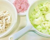 キャベツとハムとしめじの豆乳ソースパスタ作り方1写真