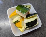 みょうがとズッキーニのさっぱり麺つゆ漬け作り方1写真