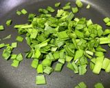 豚肉とニラで簡単丼ぶり♡作り方1写真
