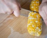 トウモロコシの食べやすいカットの仕方作り方1写真