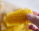 トウモロコシの食べやすいカットの仕方作り方5写真