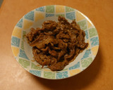 牛コマを醤油と生姜とにんにくで煮たやつ作り方5写真